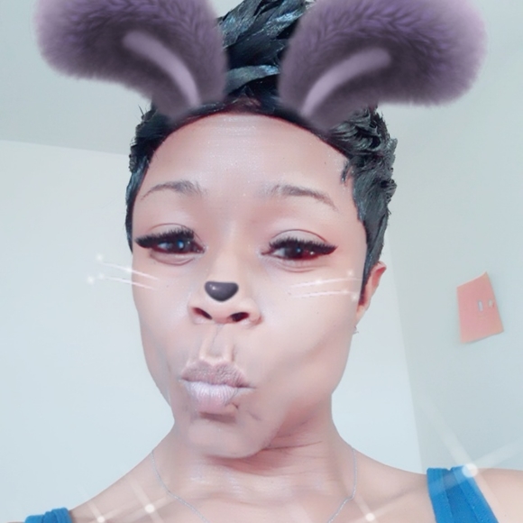 Meet your Posher, Nicole - Picture 12 of 16